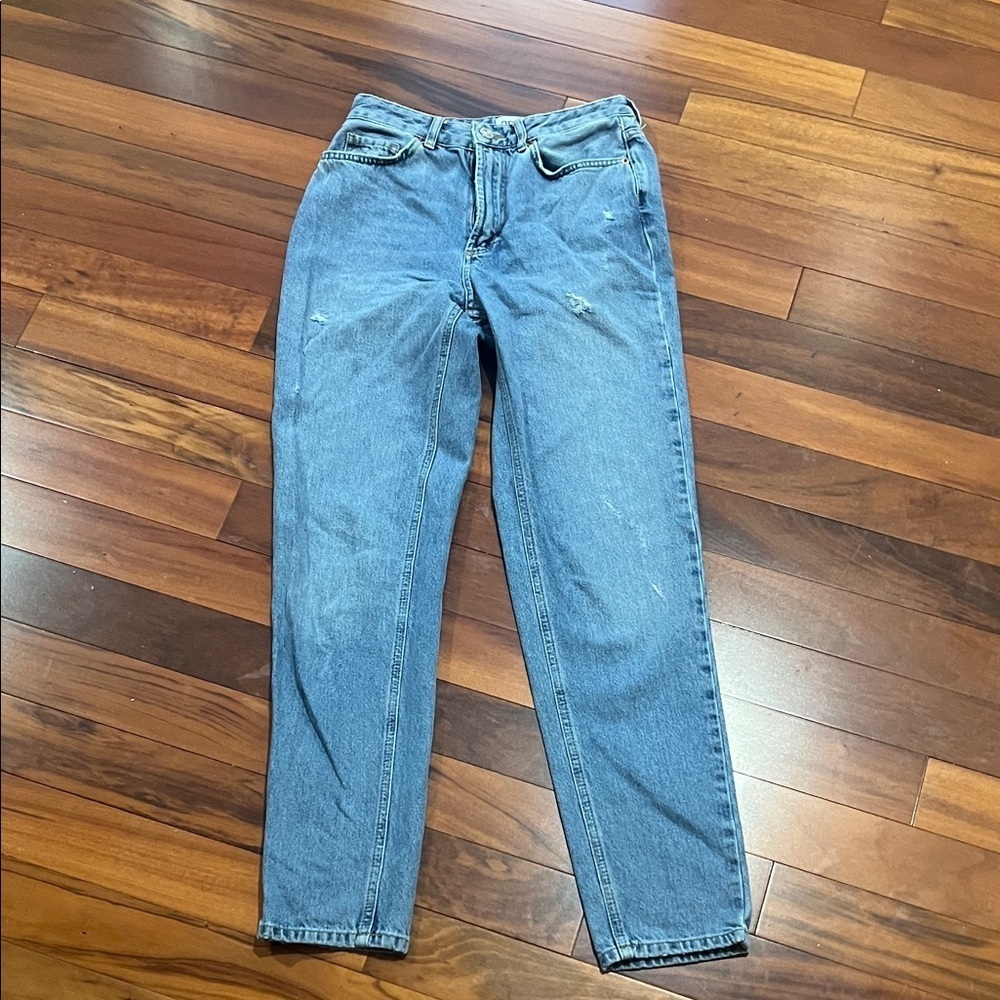 BDG Light Blue Denim Jeans 26 MOM JEANS urban outfitters